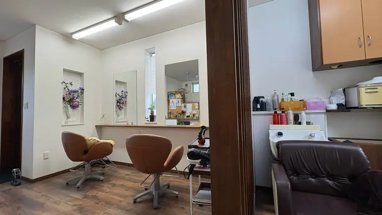 ヘアーサロン トレゾールの内観・外観2