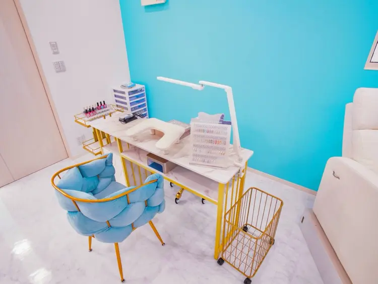 beauty salon  AURAの内観・外観2