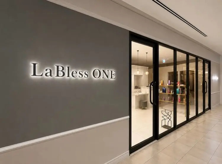 La Blessグランサロン梅田店の内観・外観1