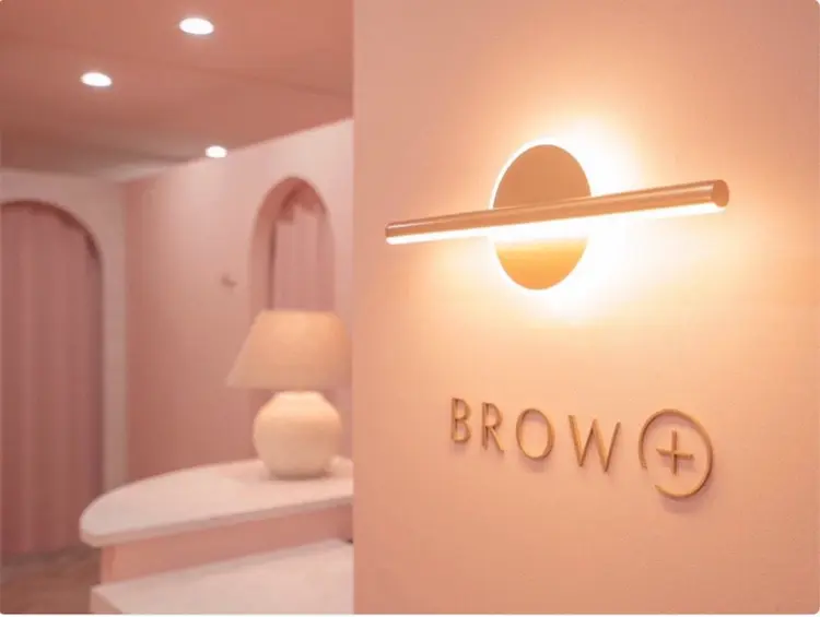 BROW+の内観・外観2