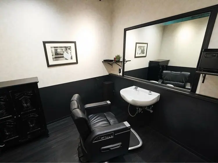 LAVIE NEW STANDARD BARBER 千葉中央店の内観・外観3