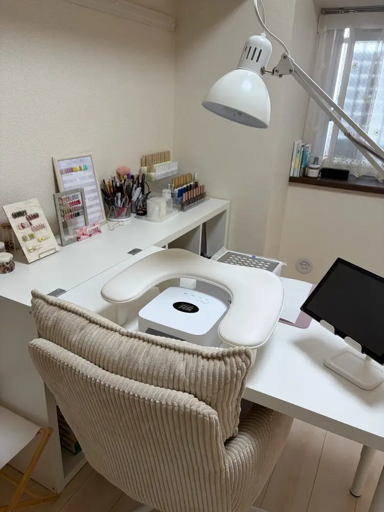 エメネイルの内観・外観1