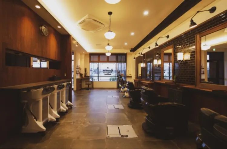 The  GOODMAN  CUT CLUBの内観・外観2