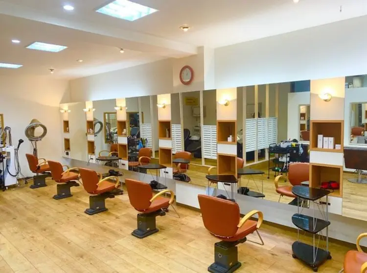 LAF hairの内観・外観2