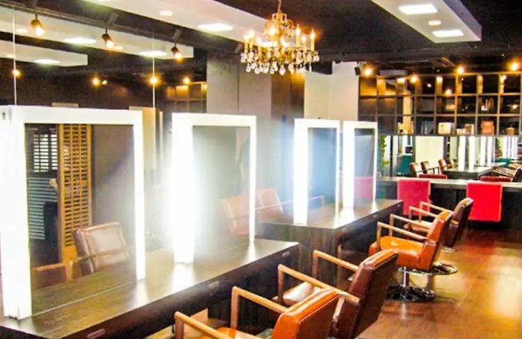 hair&spa blessの内観・外観1