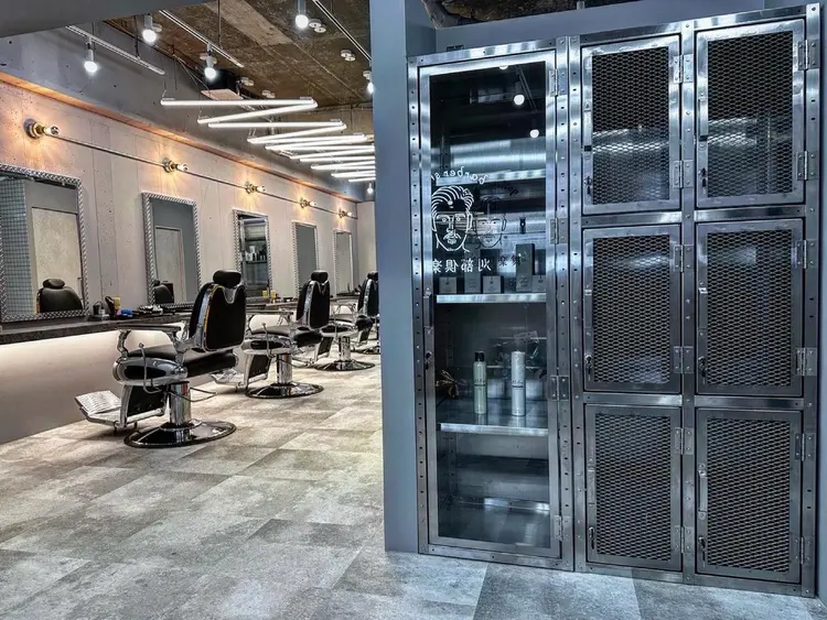 barber shop 刈部倶楽舞 天王寺店の内観・外観1