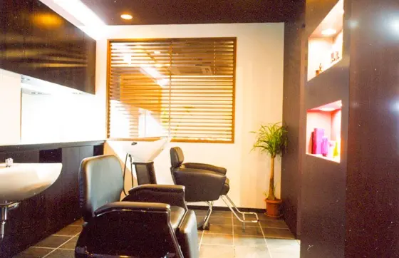 hair&spa blessの内観・外観2