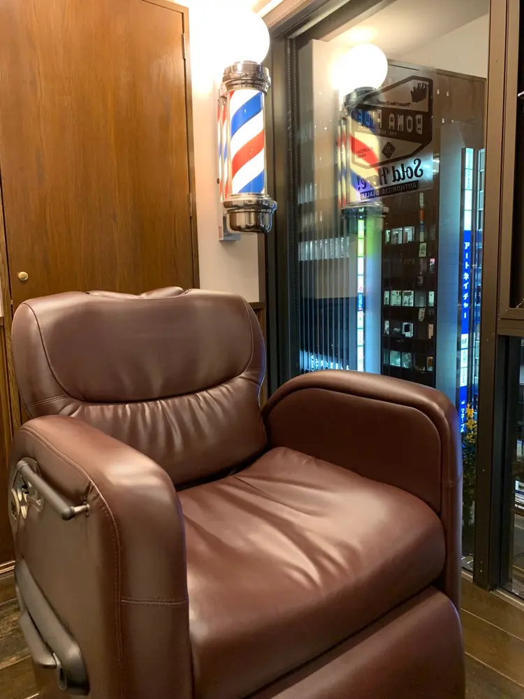 HIROGINZA BARBERSHOP新宿店の内観・外観2