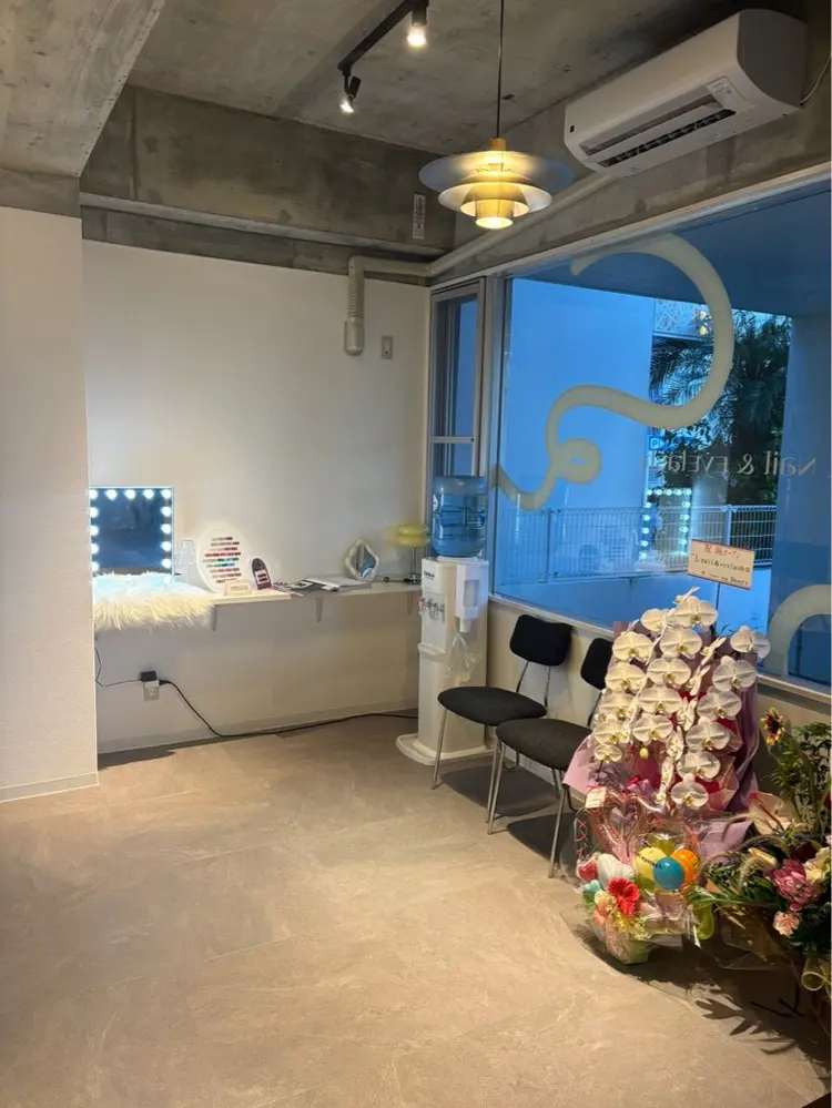 'L nail&eyelashの内観・外観1