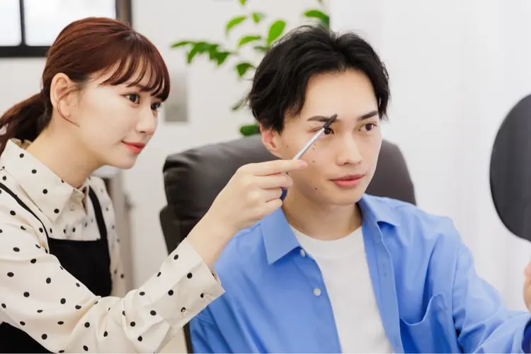 メンズ眉毛サロンBROWS 新宿西口店の内観・外観2