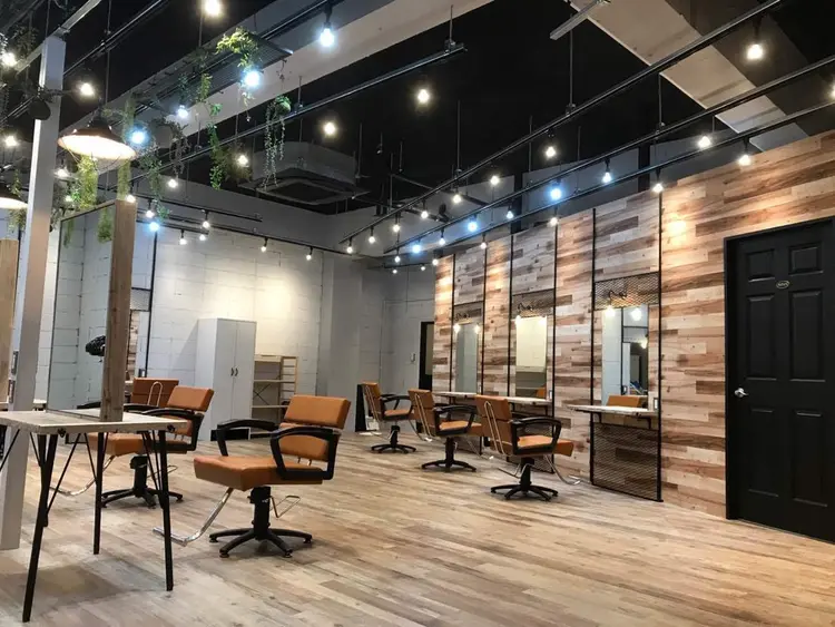 Agu hair nell 知立店の内観・外観1