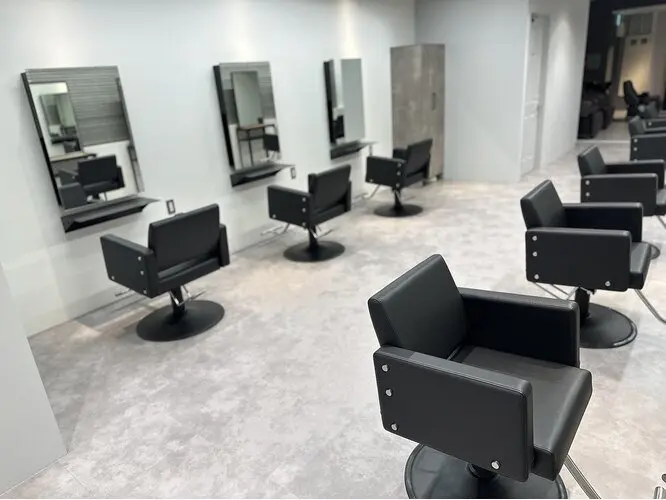 Men’s hair salon First 仙台店の内観・外観3