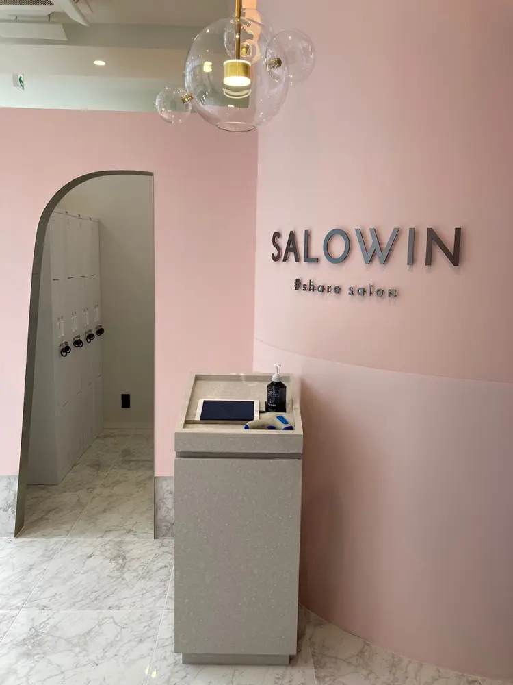SALOWIN me＋店の内観・外観1