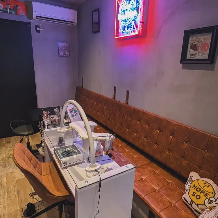 THREE Nail studioの内観・外観2