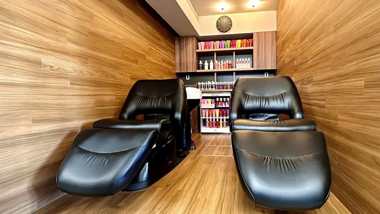 BEKKAN by  youres hairの内観・外観2