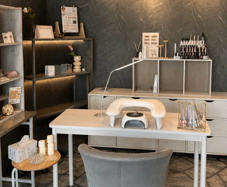 sigh nailの内観・外観1