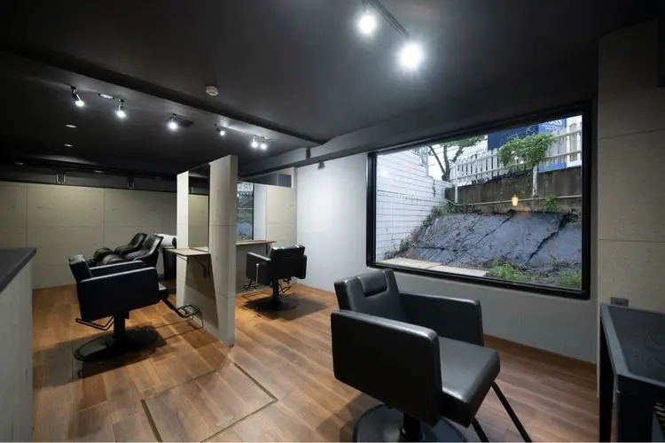 men's salon AXLの内観・外観2