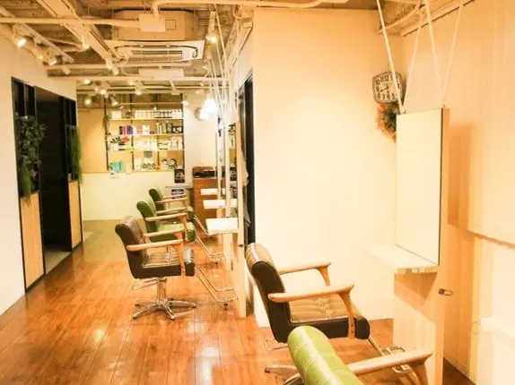 hair trees 溝の口店の内観・外観2