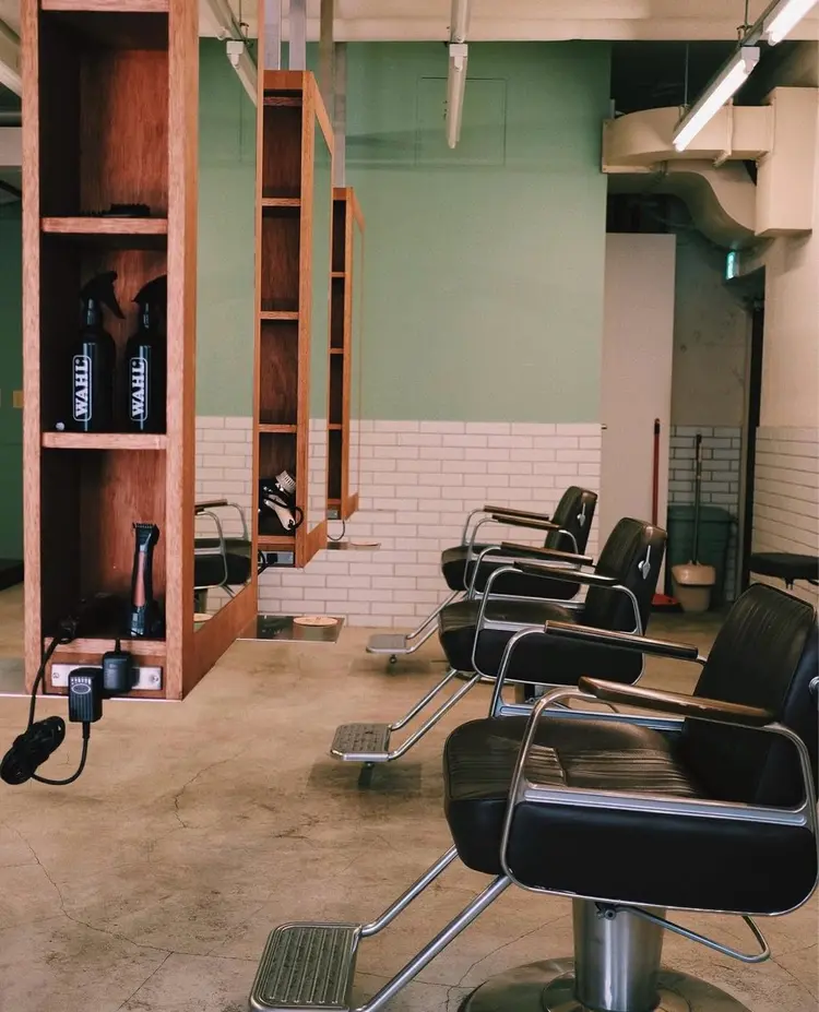 HAIRCUT PARLOR ORWELLの内観・外観2