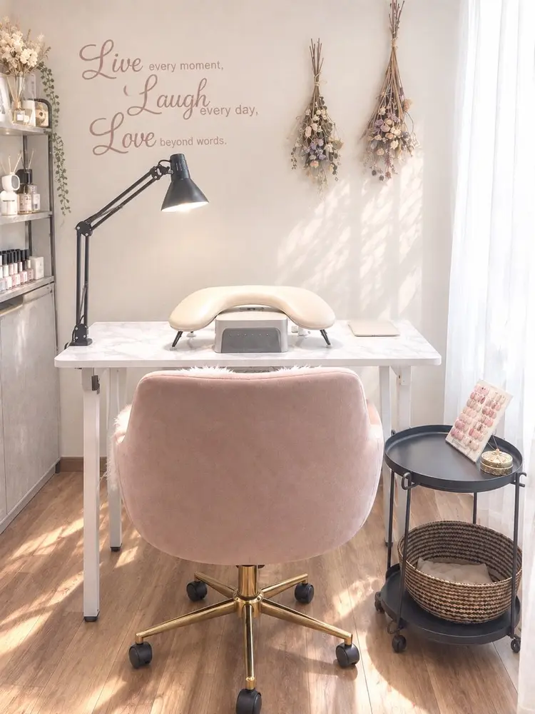 nail salon ciel&saintの内観・外観1