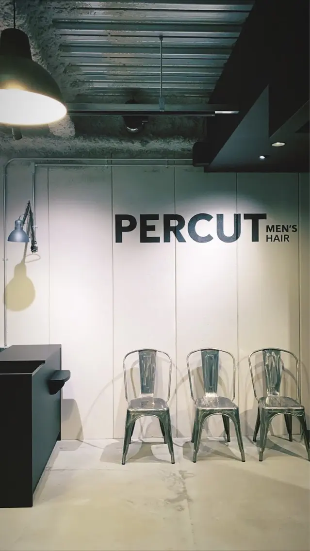PERCUT東梅田店の内観・外観1