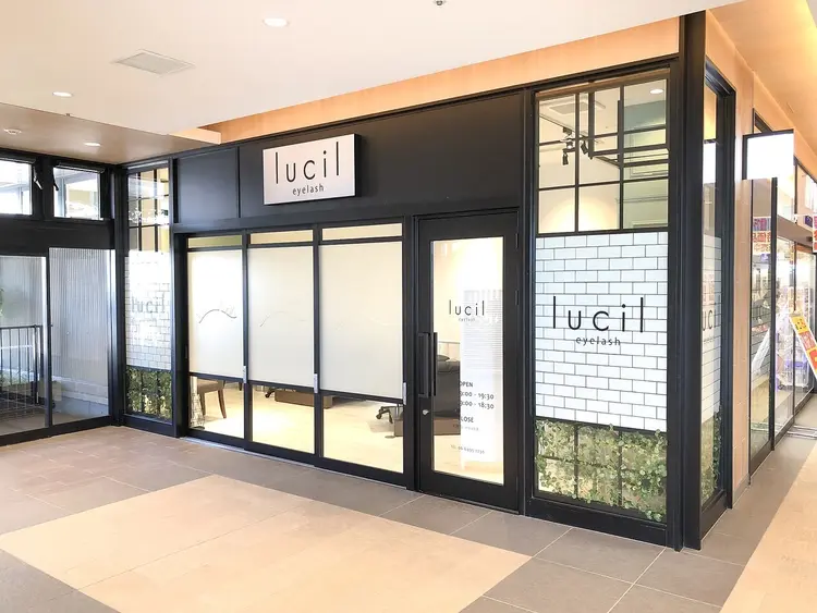 lucil eyelash ルシル VIERRA塚口店【まつ毛パーマ/マツエク/眉毛専門店】の内観・外観1