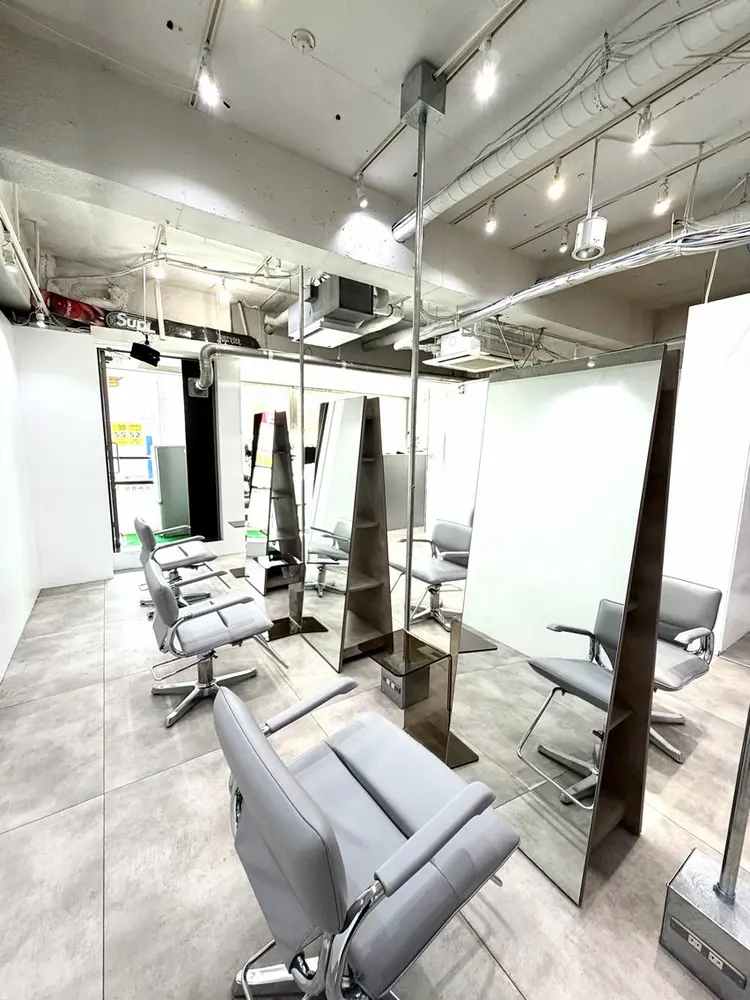 CHIC-美髪韓国ヘア専門店の内観・外観3