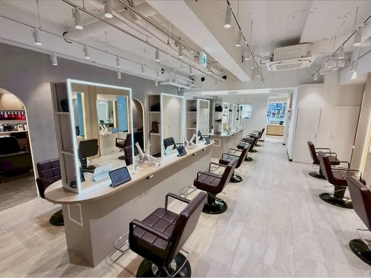 BLITZ-REVO  smart salon【ブリッツレボ スマートサロン】の内観・外観2