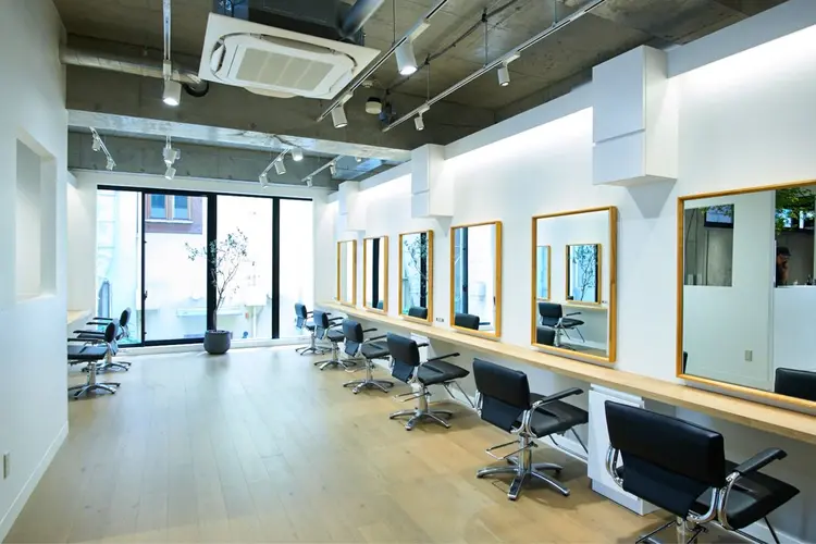 mod'shair  銀座の内観・外観2
