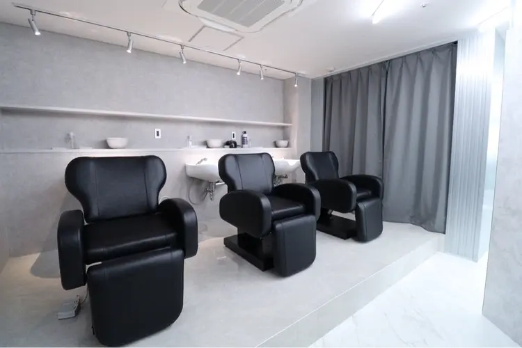MEN'S salon HYPE 三宮メンズカット/眉毛ワックス/【メンズサロン ハイプサンノミヤ】の内観・外観3