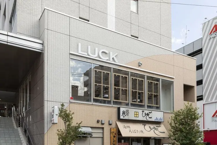LUCK海老名店の内観・外観1