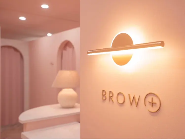 BROW+の内観・外観2