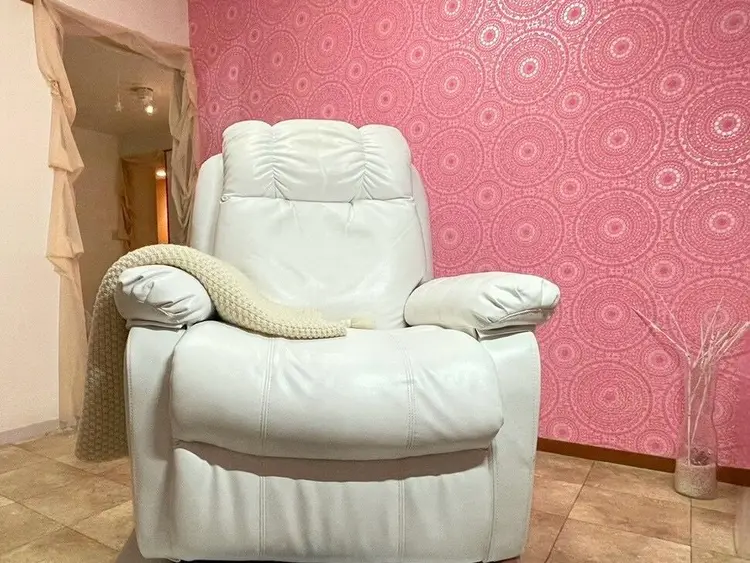 まつげと眉毛のお店emi+の内観・外観3