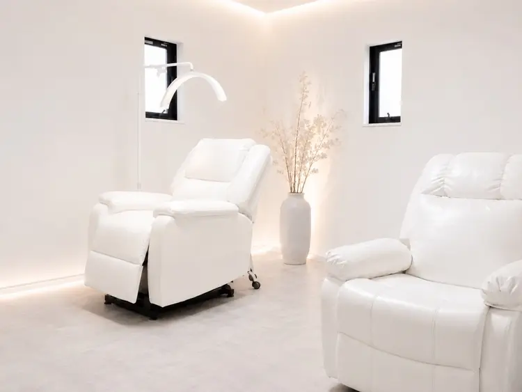 BeautySalon Smoo 金沢駅前店の内観・外観2