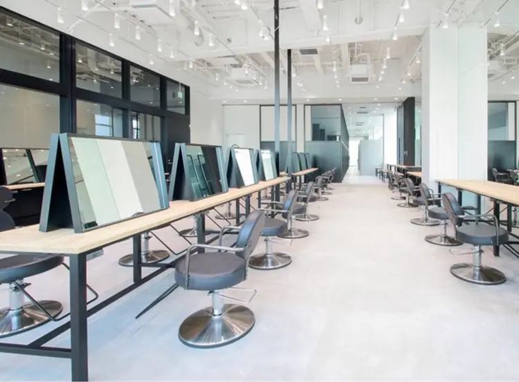 ALBUM ACADEMY SALONの内観・外観1
