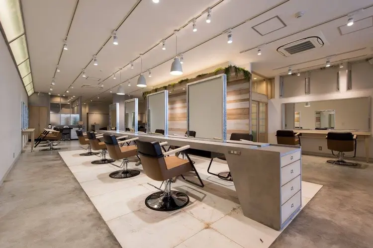 HAIR&MAKE EARTH 入間店の内観・外観2