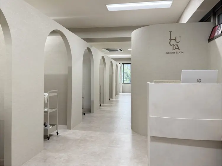 〜まつげエクステ＆眉毛の専門サロン〜 eyelash salon Luciaの内観・外観1