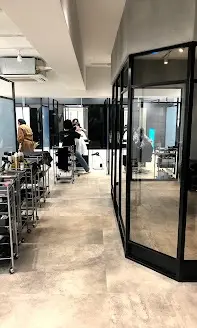 SALOWIN原宿の内観・外観3