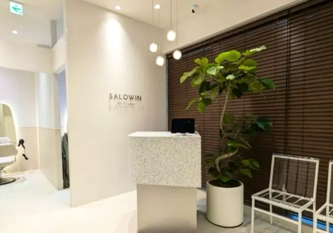 SALOWIN京都河原町店の内観・外観1