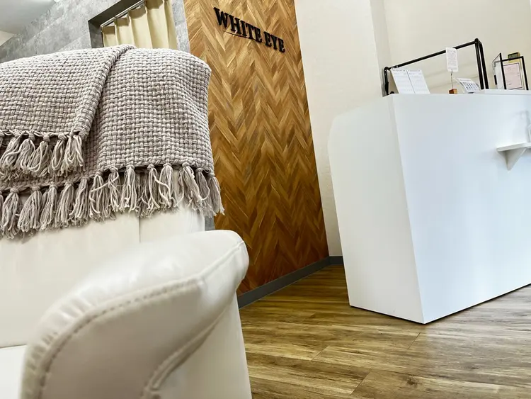 WHITE EYE  成田店の内観・外観3