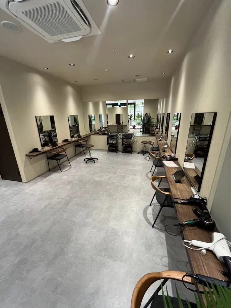 GIEN Smart Salon by milbon 西宮ガーデンズ プラスの内観・外観1