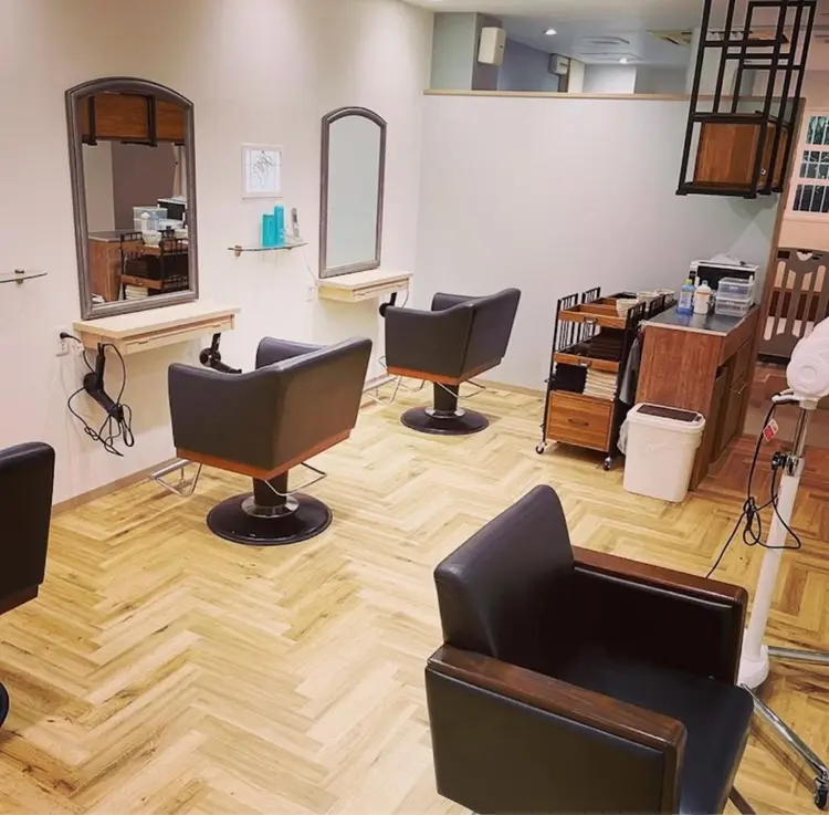 uni hair salonの内観・外観1