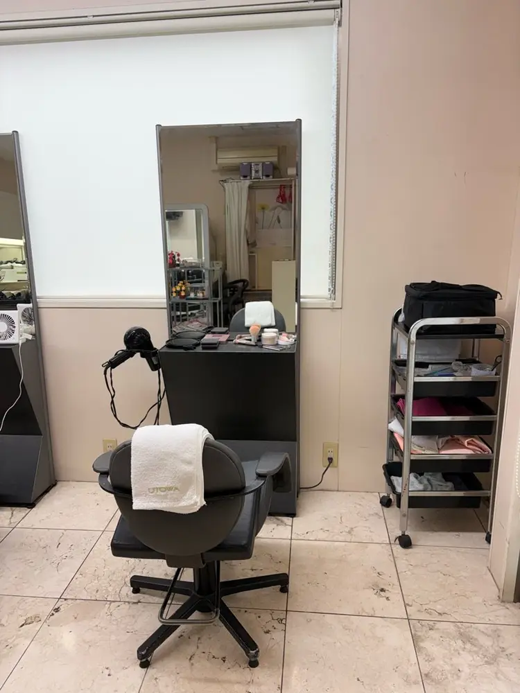 ヘアーサロンまみの内観・外観1