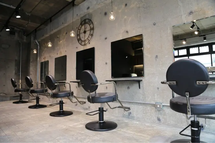 Men's salon RISE TOKYO 新小岩店の内観・外観2