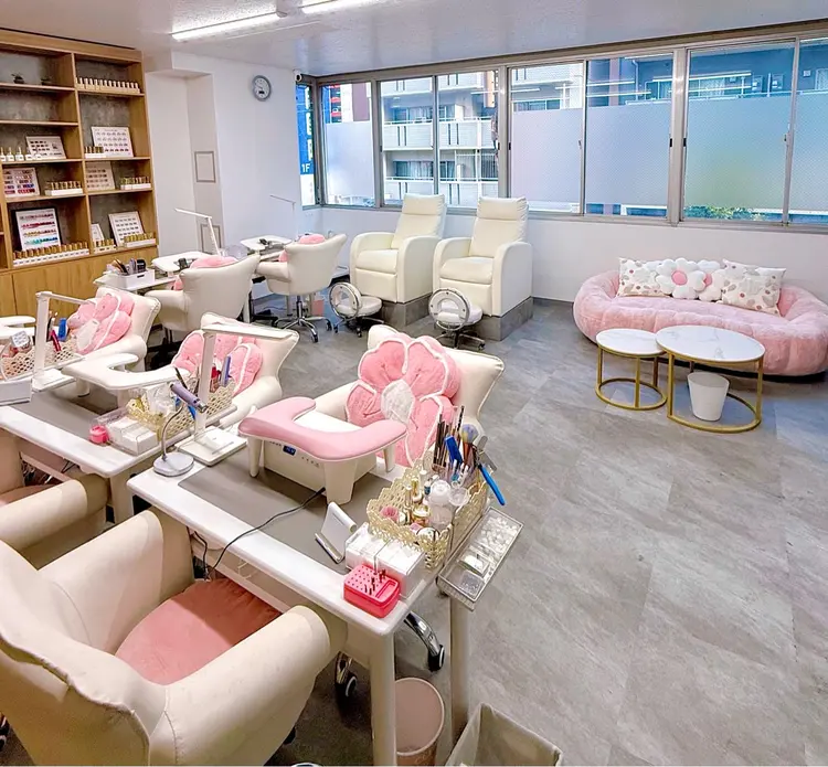 ROYAL NAILの内観・外観2