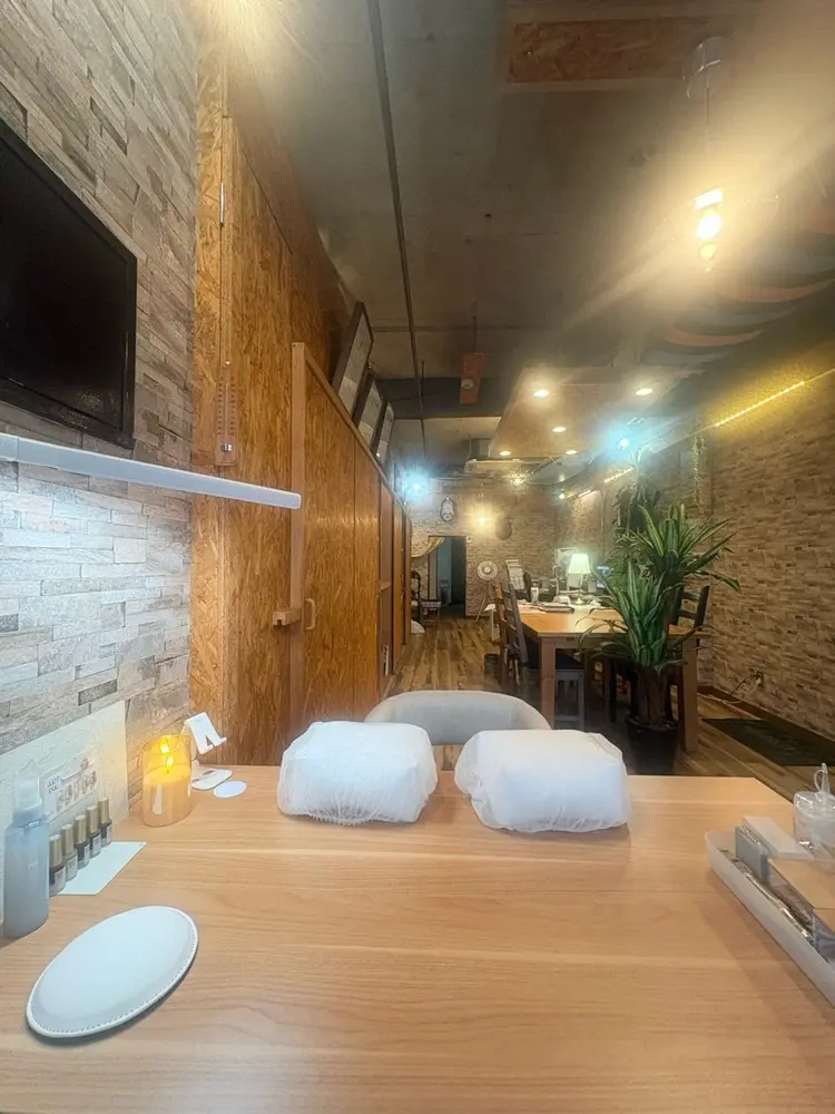 AND.here NAIL門真市駅前店の内観・外観2