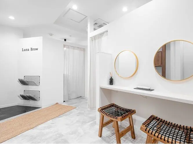 LunaBrow梅田茶屋町の内観・外観1