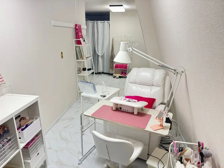 B'Nailsの内観・外観2