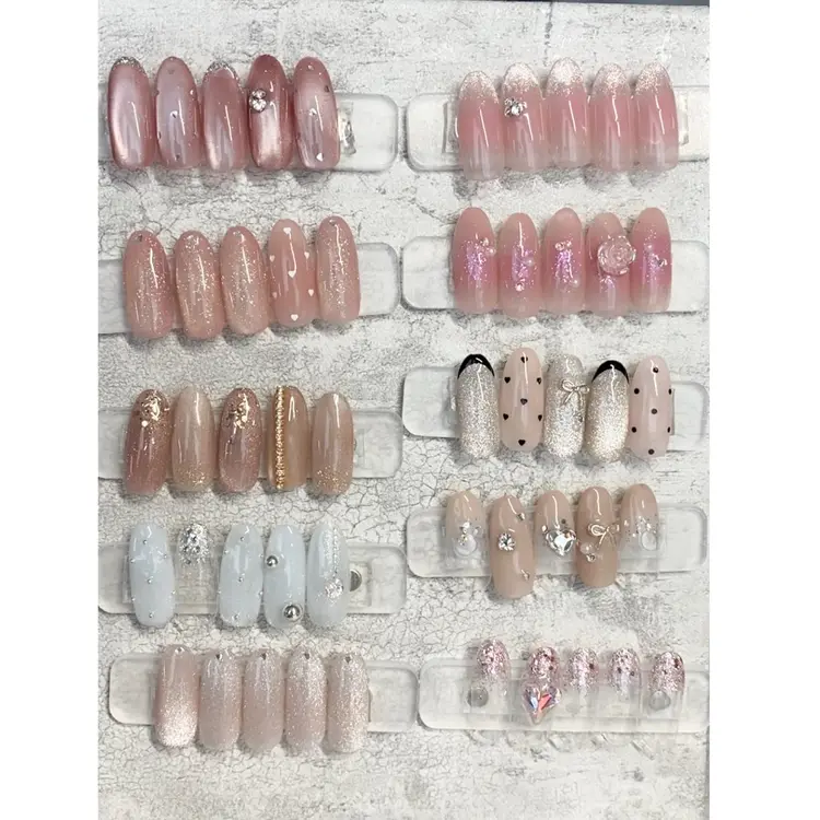 nail salon & U 【ネイルサロン アンドユー】の内観・外観1