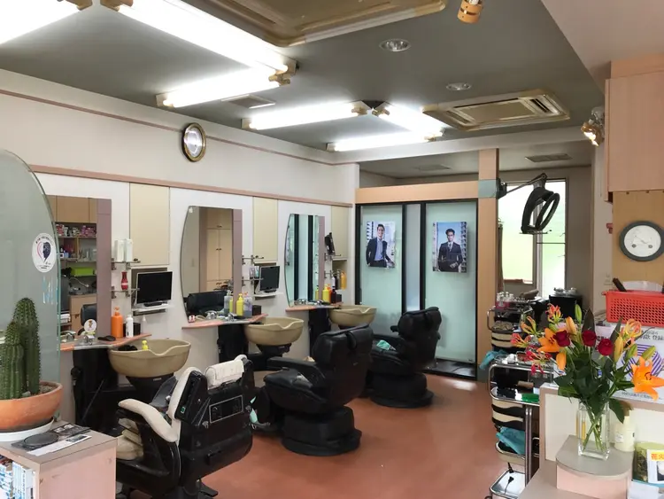 Hair salon LUCKYの内観・外観2